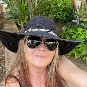 Meet your Posher, Gina